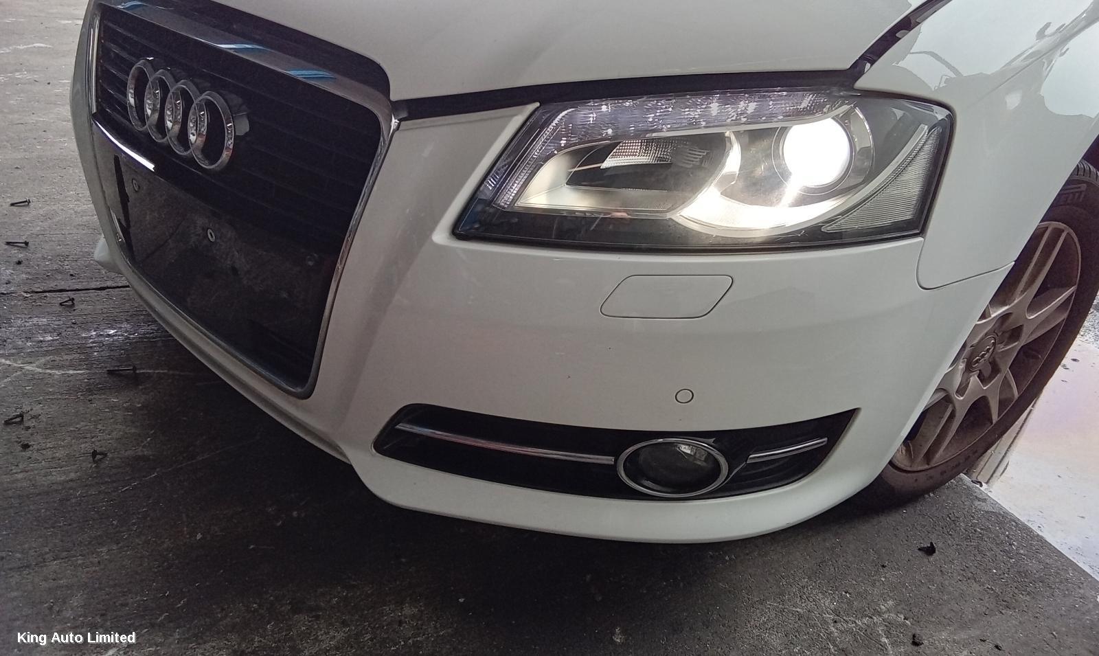 Audi A3 2013 Left Taillight thumbnail 3
