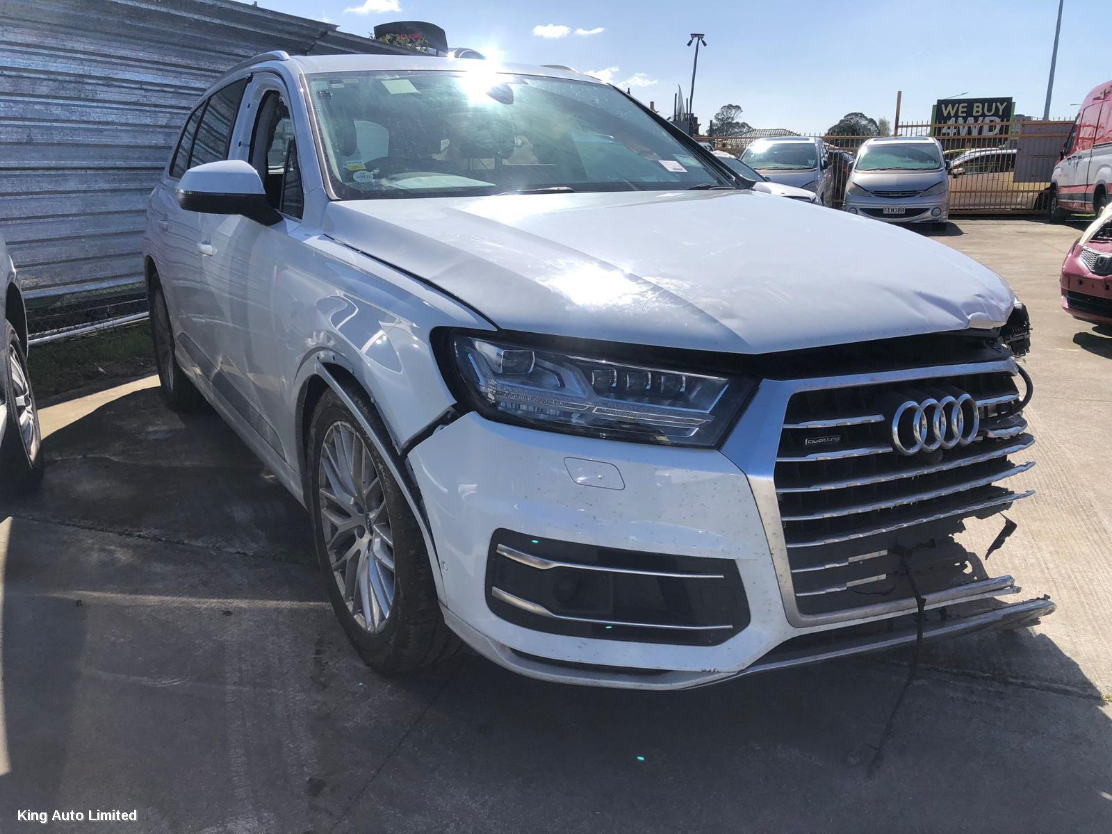 AUDI Q7 2017 Right Headlamp thumbnail 1