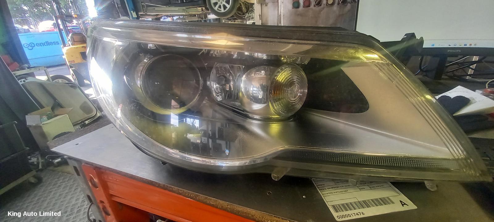 Azraa - VOLKSWAGEN TIGUAN 2008 Right Headlamp