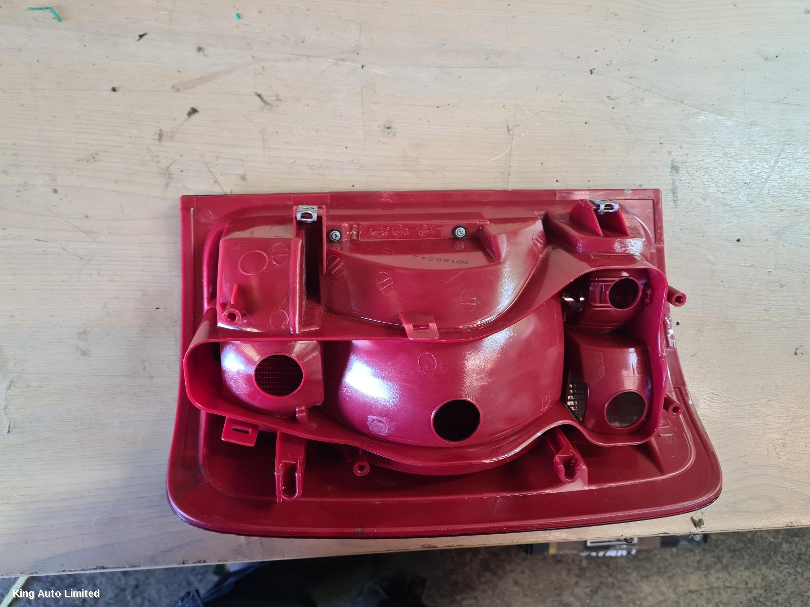 Volkswagen AMAROK 2014 Right Taillight thumbnail 1