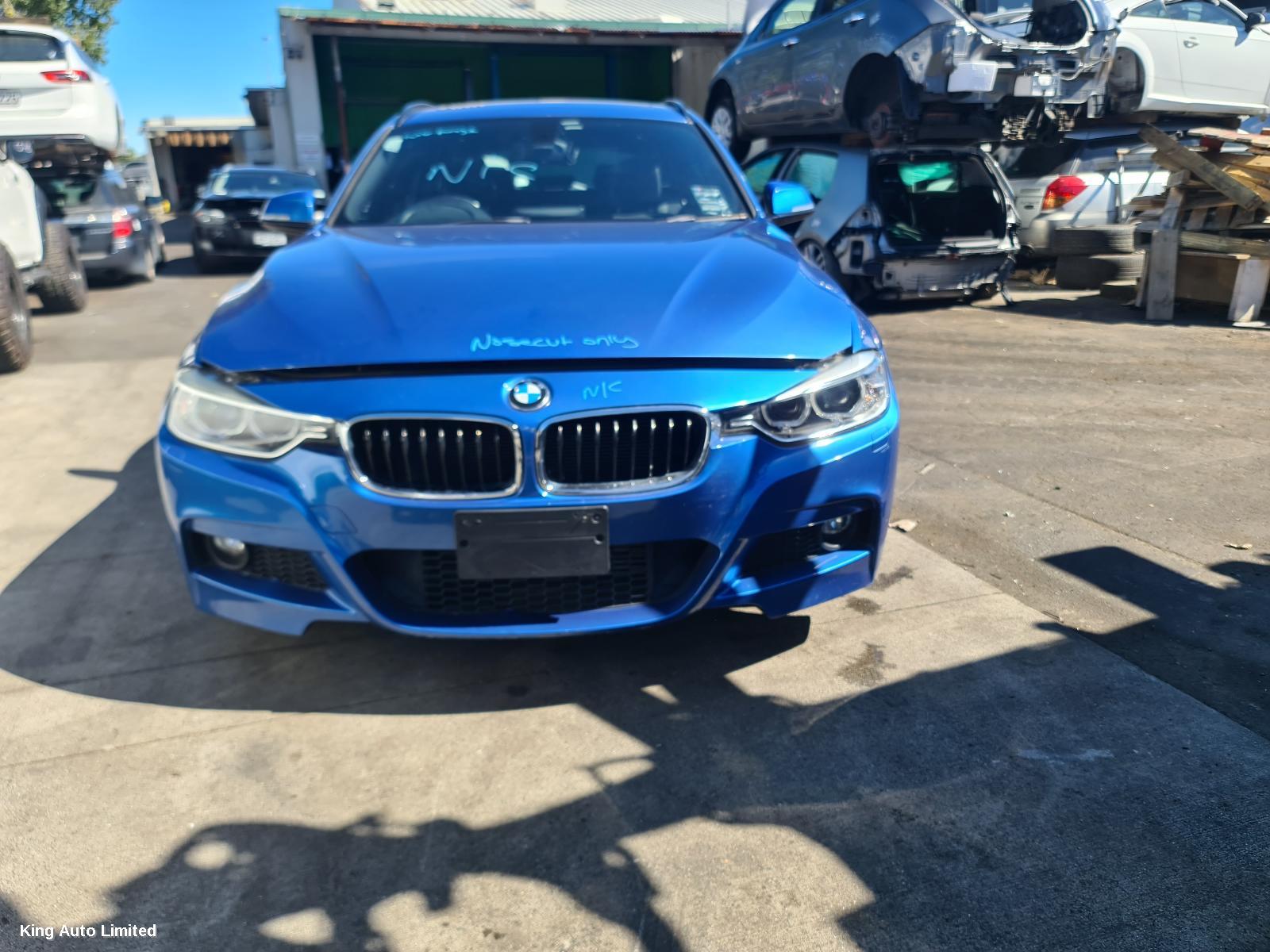 BMW 3 SERIES 2012 Right Guard thumbnail 1