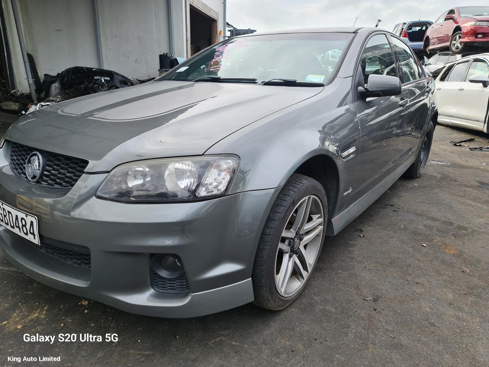 Holden COMMODORE 2011 Radiator thumbnail 2