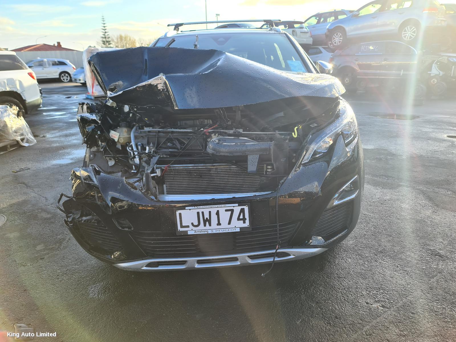 PEUGEOT 5008 2018 Right Taillight thumbnail 1