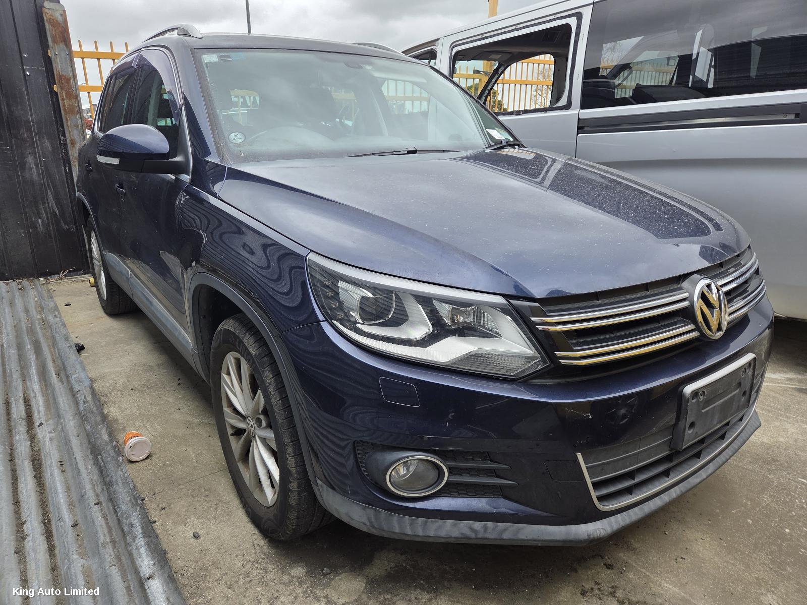 Volkswagen TIGUAN 2012 Console thumbnail 3
