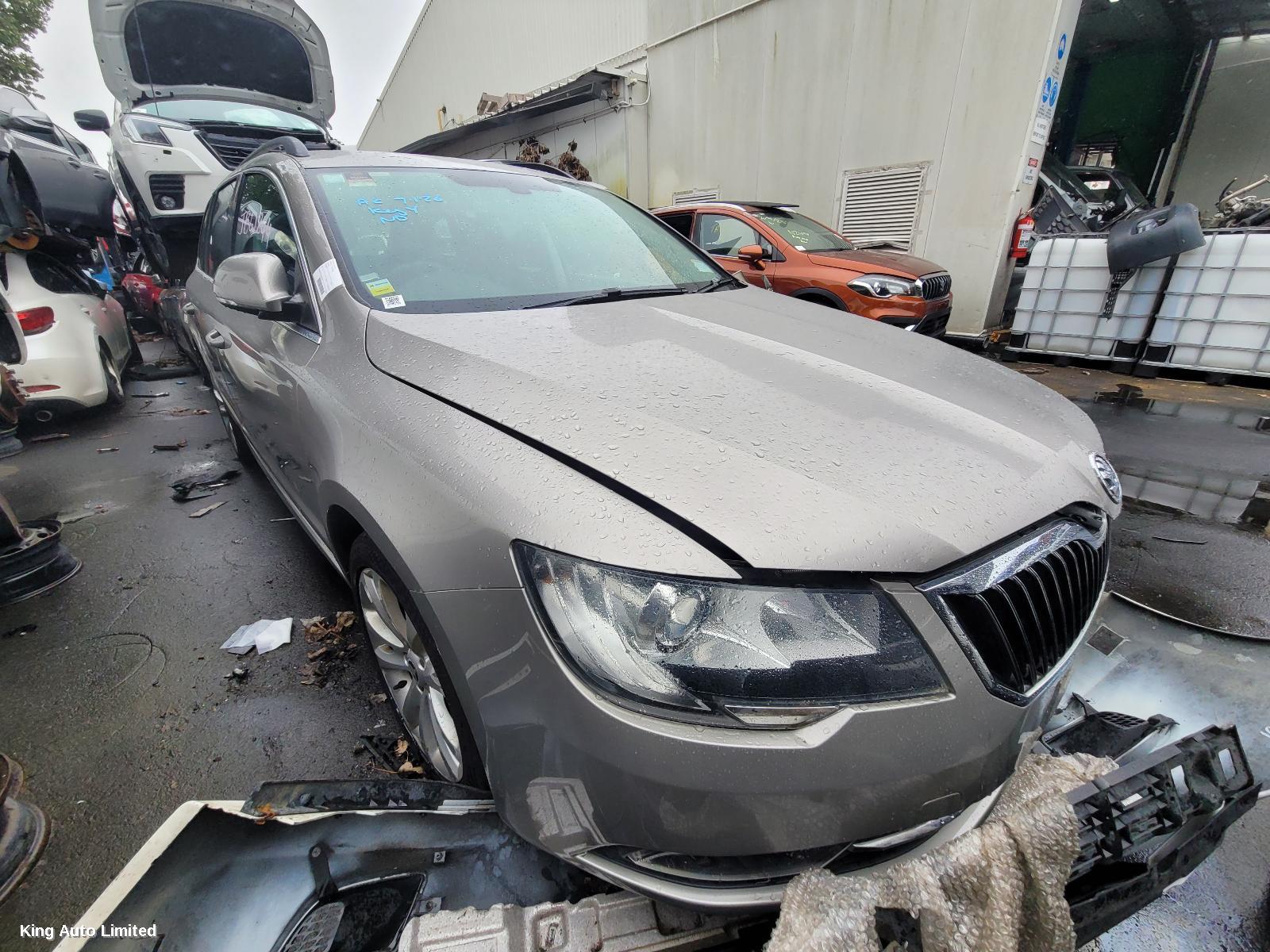 Skoda SUPERB 2015 A/C Compressor thumbnail 1