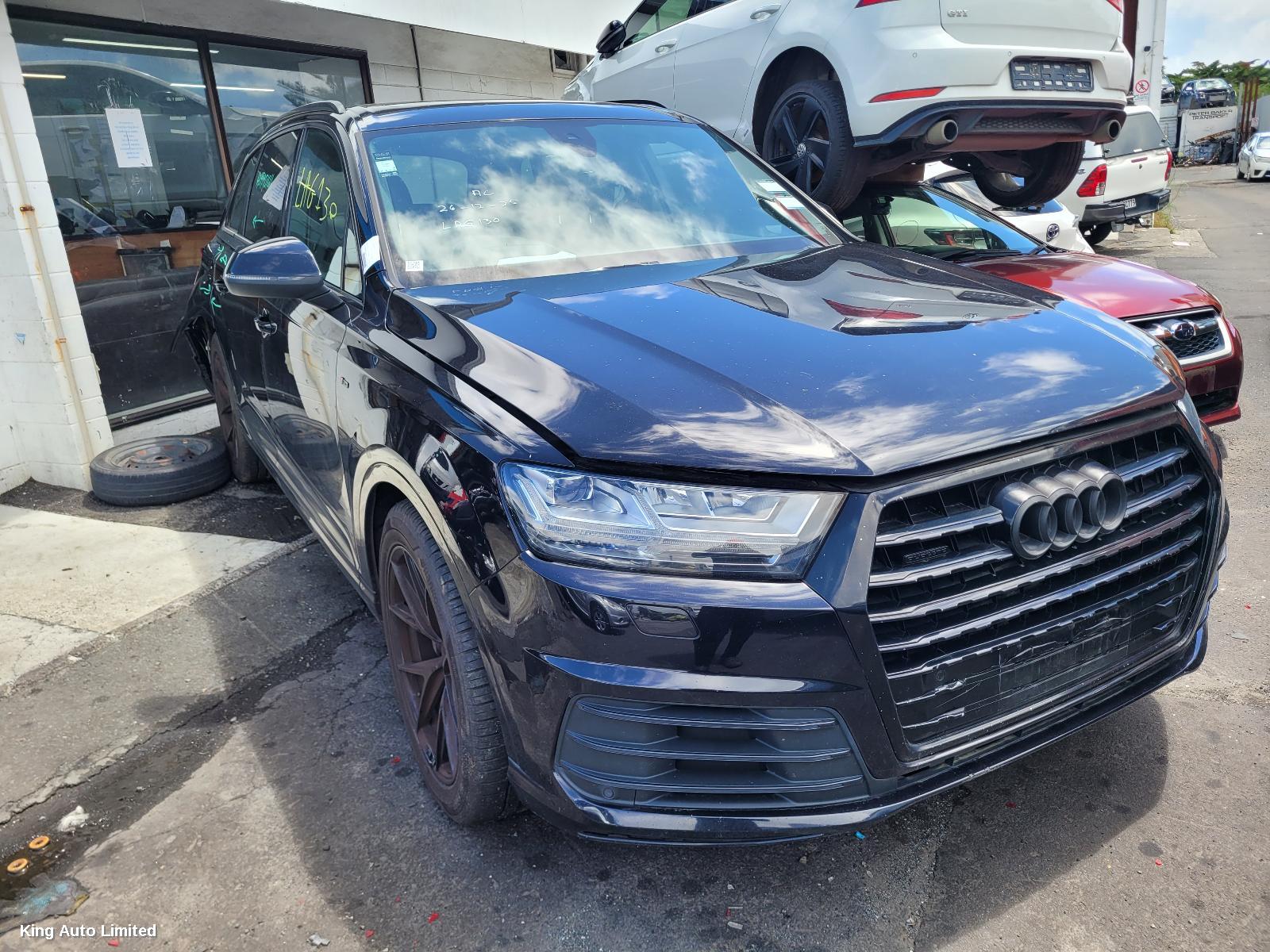 AUDI Q7 2017 Right Headlamp thumbnail 1