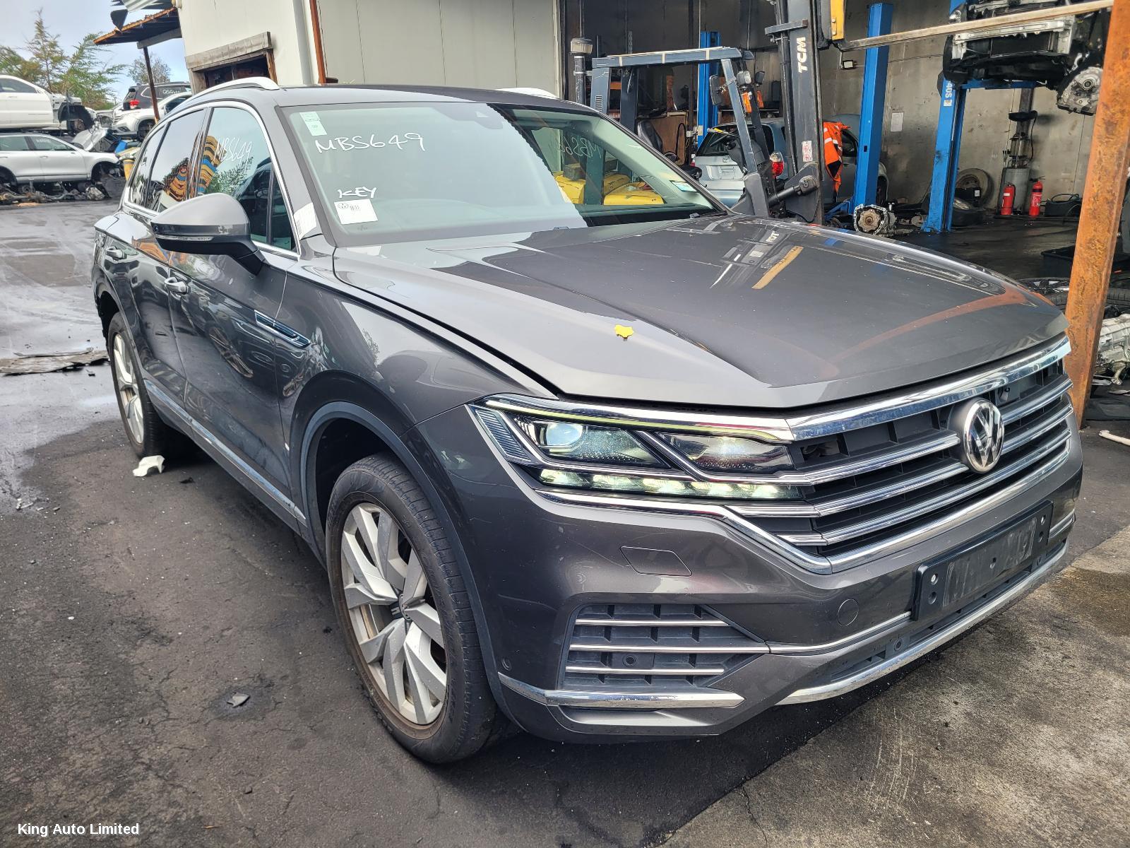 VOLKSWAGEN TOUAREG 2019 RIGHT_REAR_DOOR_SLIDING thumbnail 1