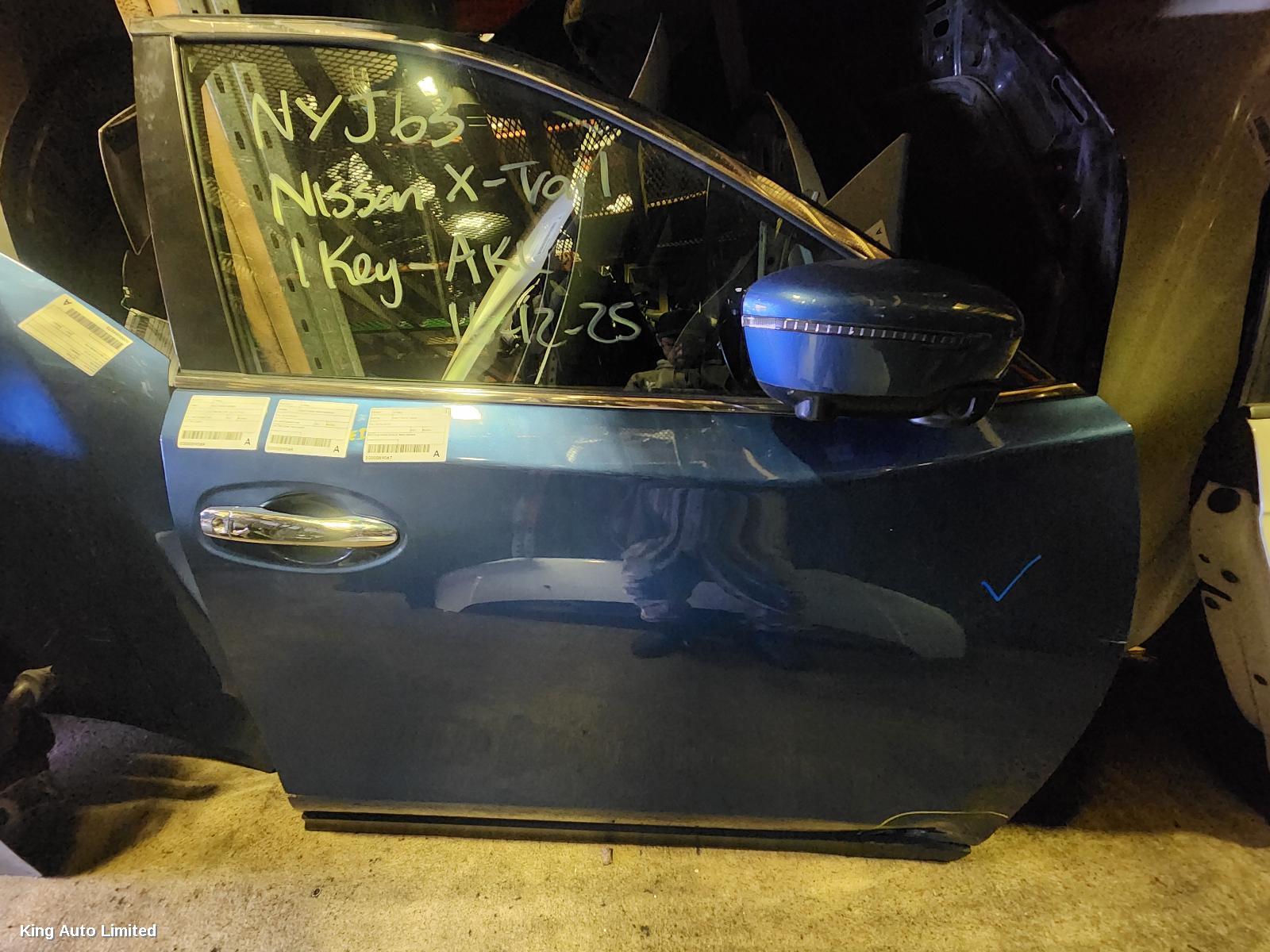 Nissan XTRAIL 2021 Right Front Door thumbnail 1