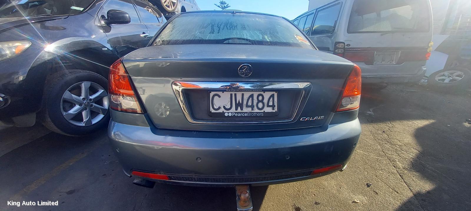 Holden COMMODORE 2004 Left Guard thumbnail 3