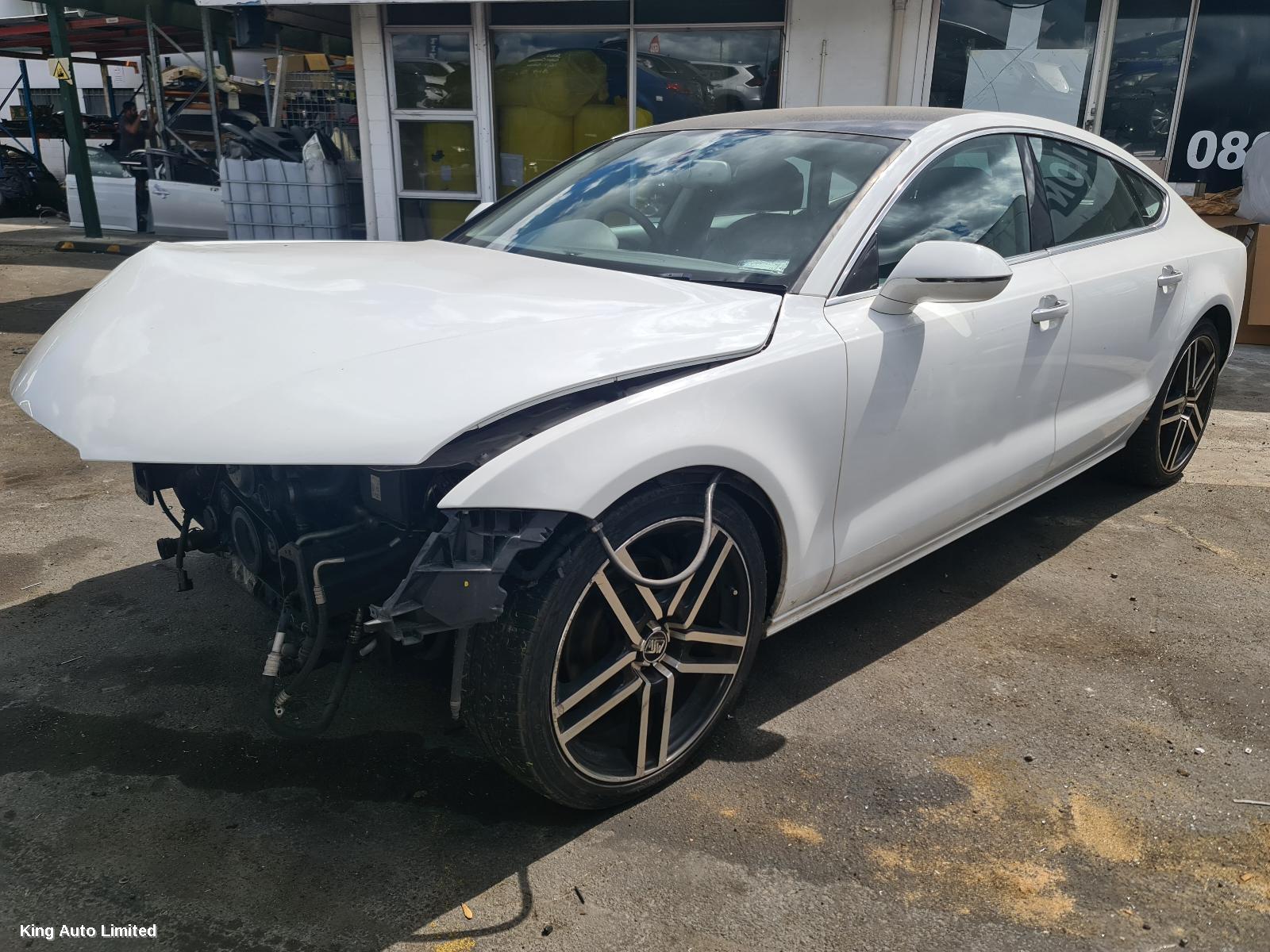 Audi A7 2012 Left Taillight thumbnail 2