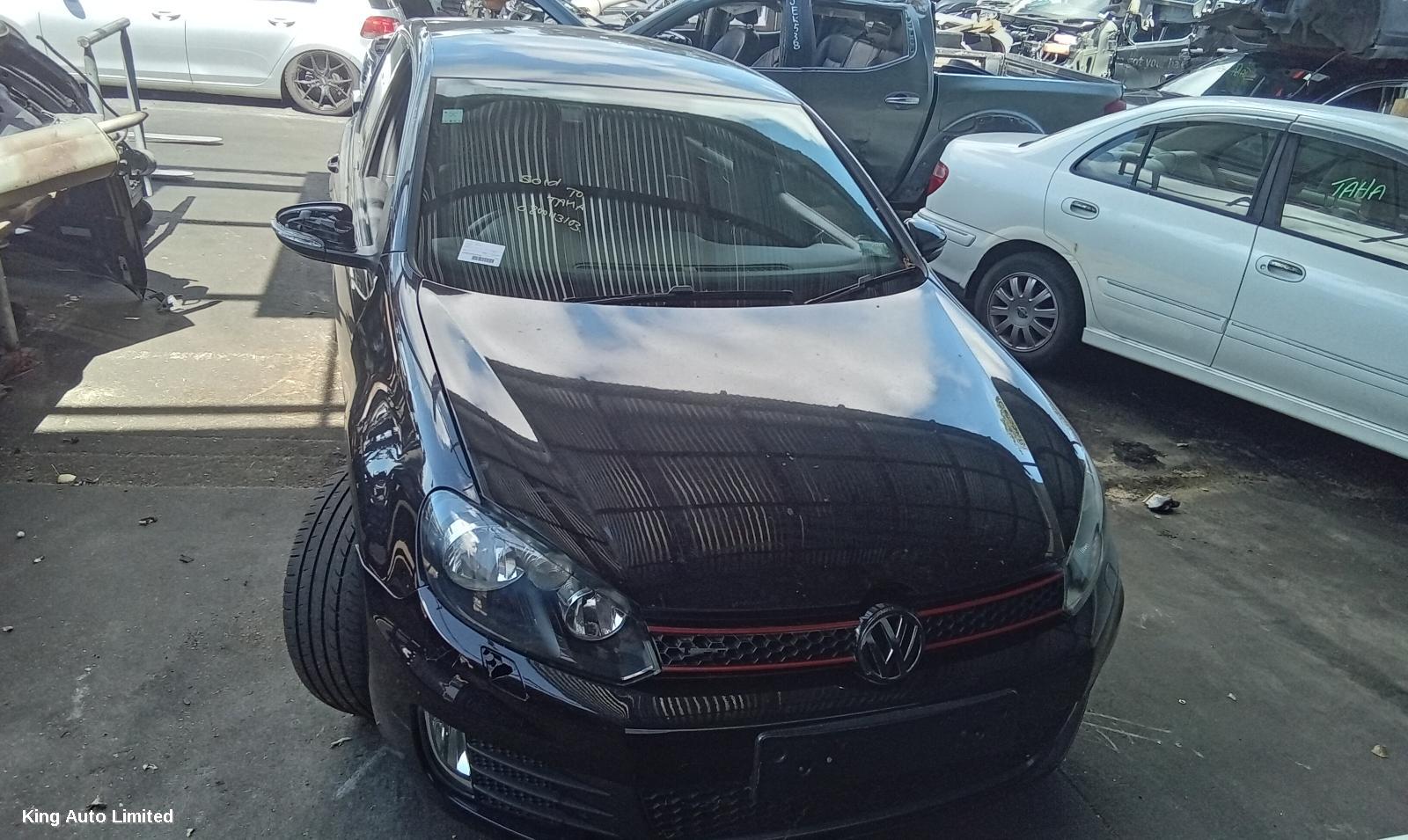 Azraa - VOLKSWAGEN GOLF 2013