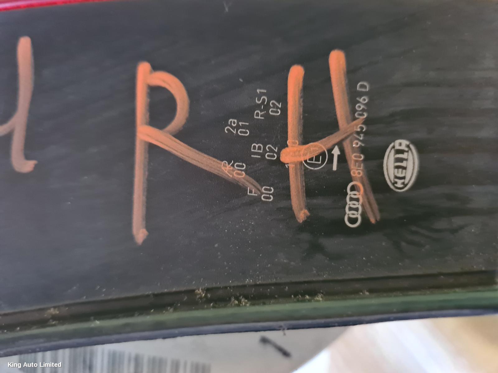 AUDI A4 2004 Right Taillight thumbnail 1