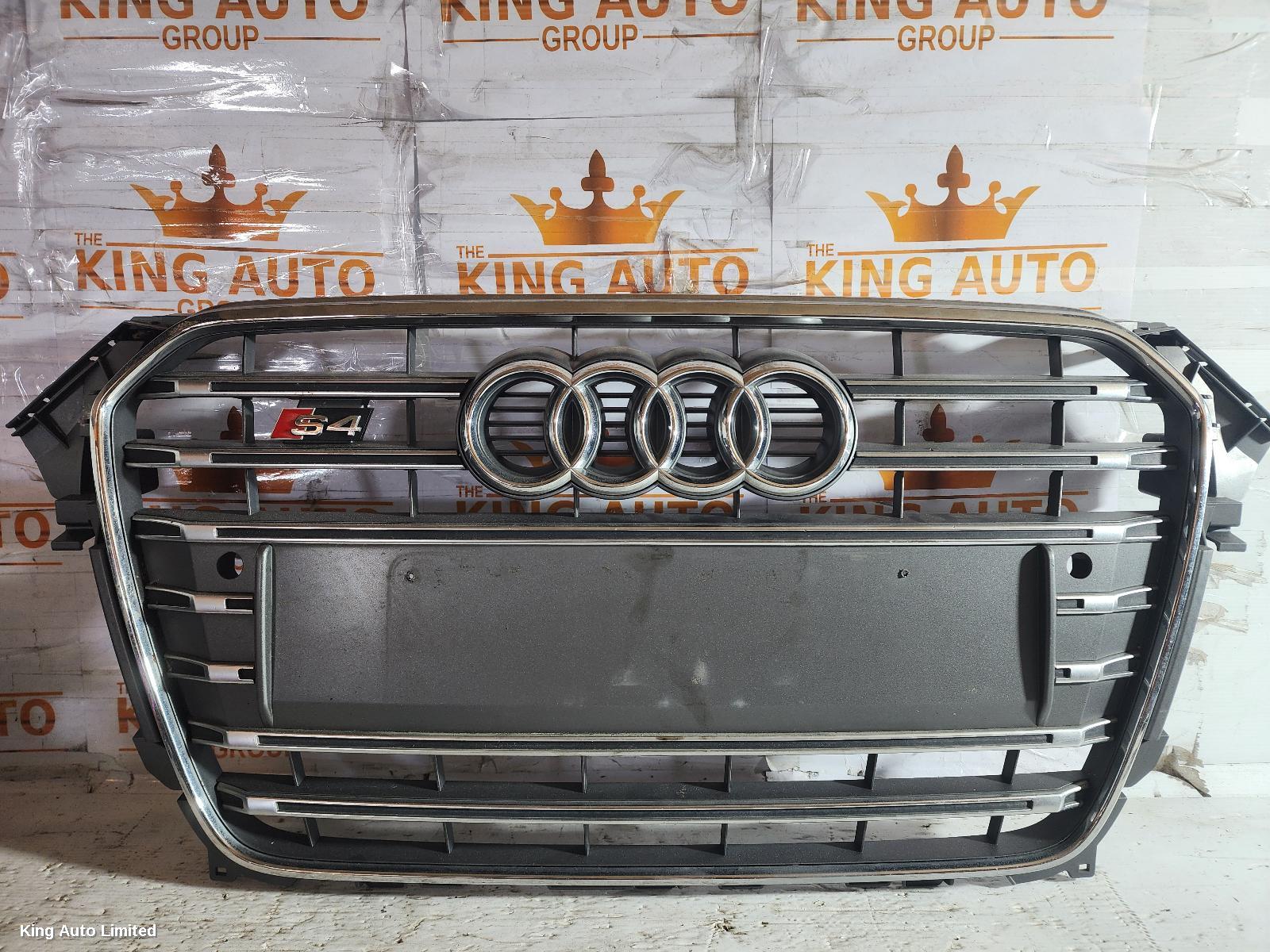 Azraa - AUDI A4 2013 Grille