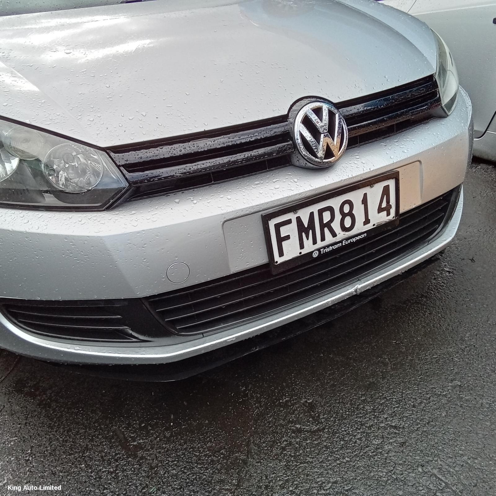 Volkswagen GOLF 2010 Front Bumper thumbnail 2