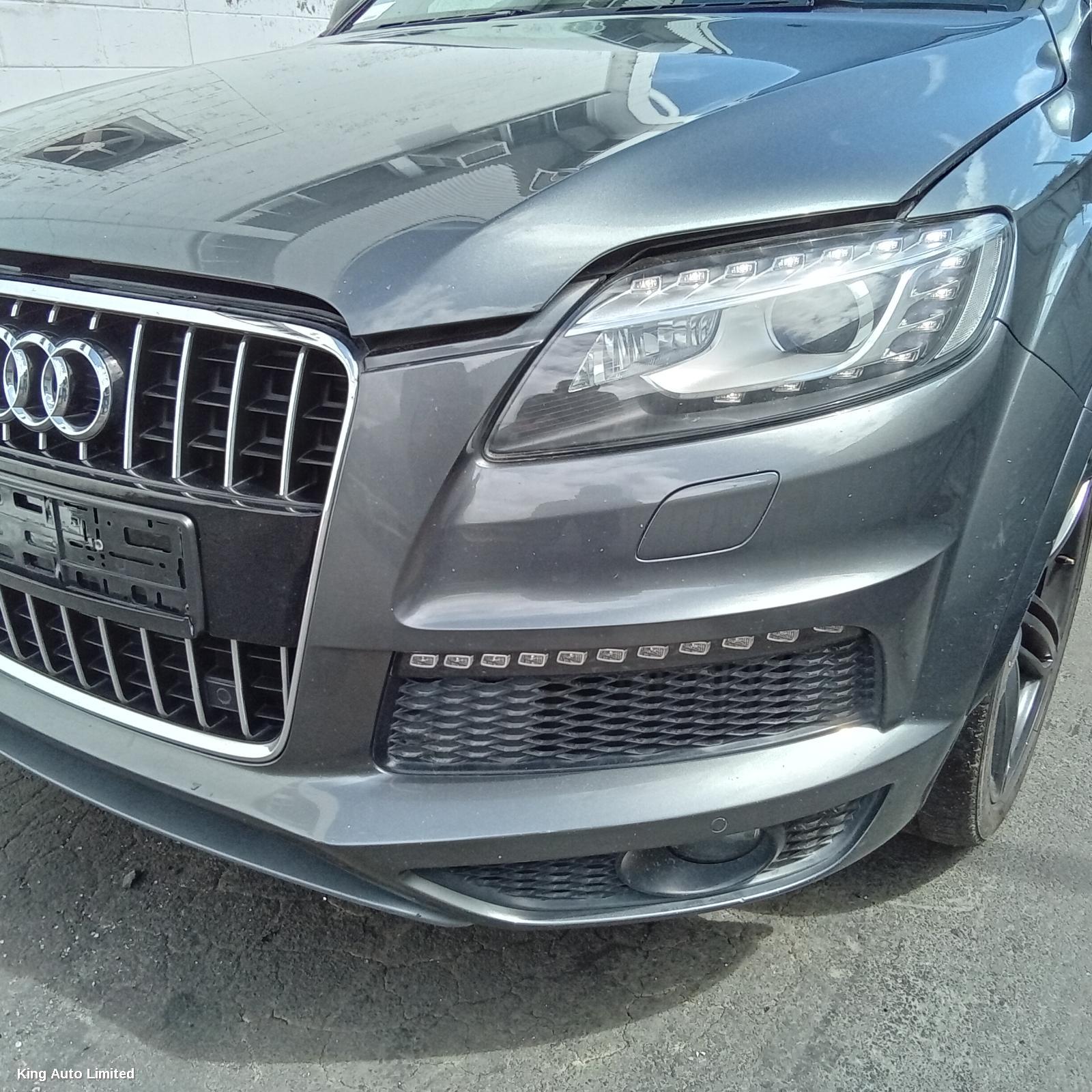 Audi Q7 2015 Right Taillight thumbnail 3