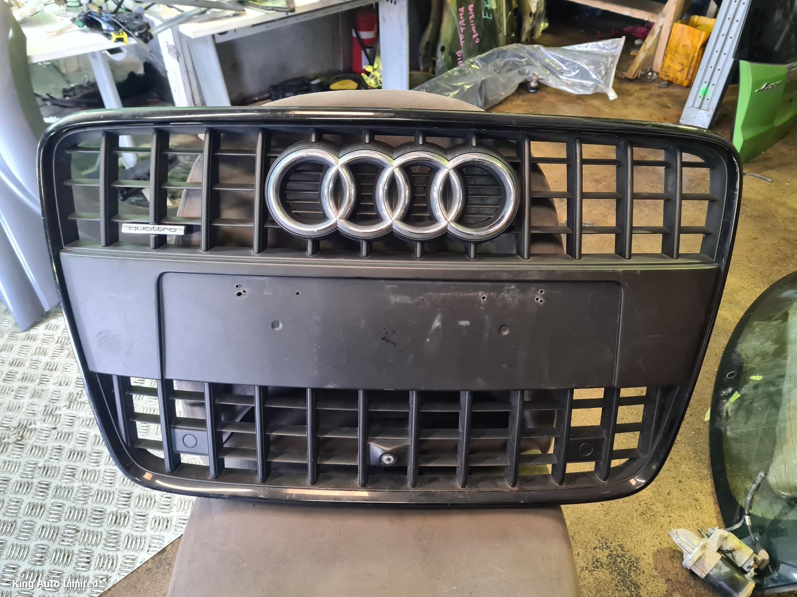 Azraa - AUDI Q7 2013 Grille
